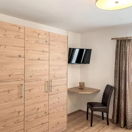 Neuner-2 By Interhome Hippach