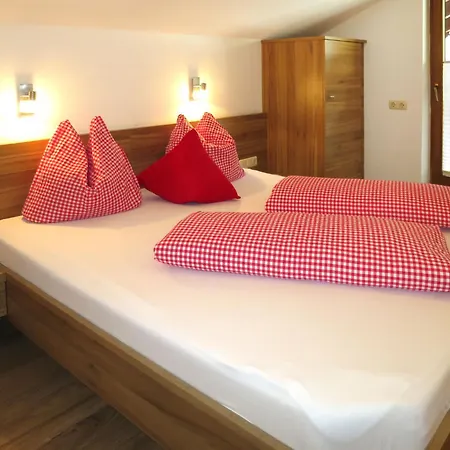 Neuner-2 By Interhome Hippach